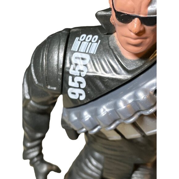 Kenner Terminator Toy Action Figure 1993 - Picture 3 of 11